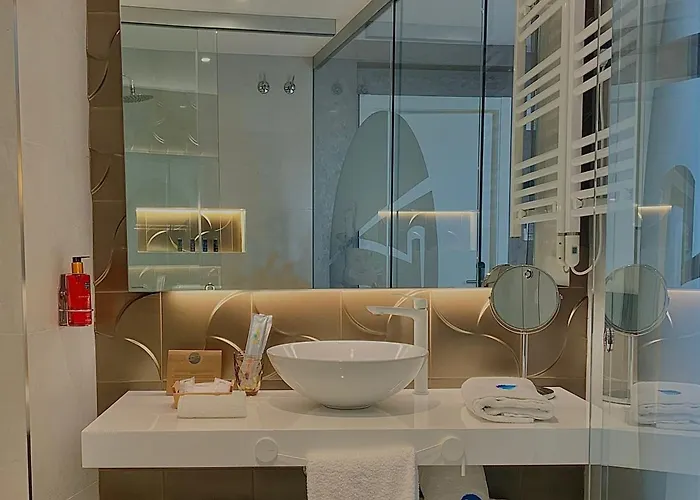 Mamma Mia Boutique - Only Adults 3* توسا ذي مار